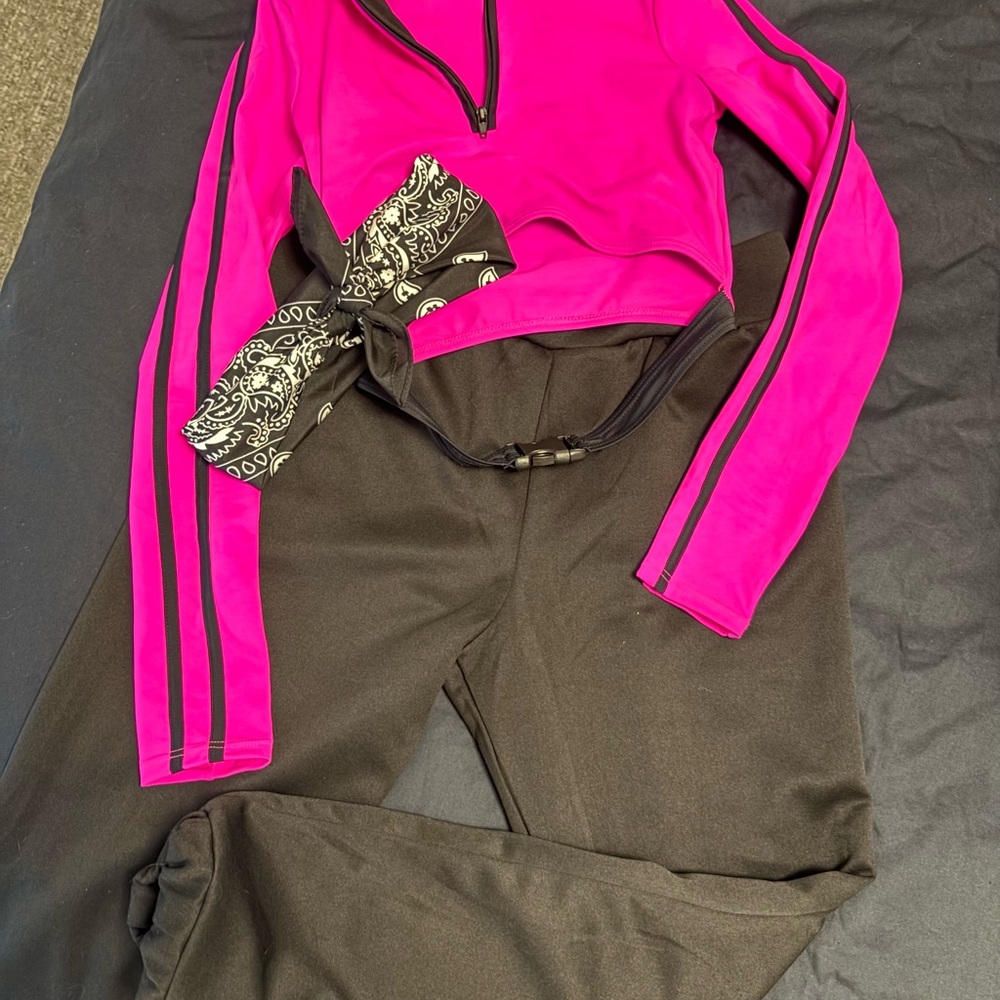 Weismann’s HIP HOP costume